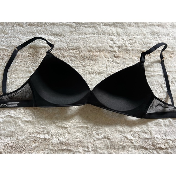 Lively Black Seamless Bralette - Picture 3 of 6